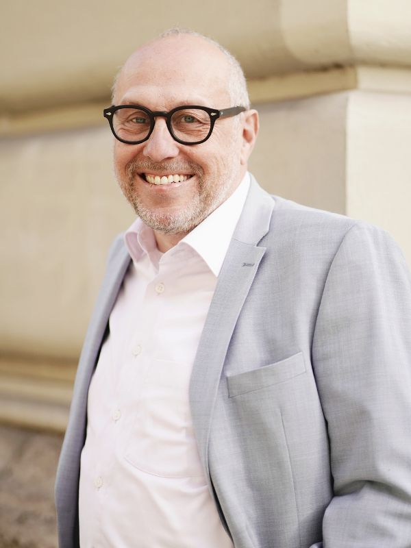 dr-andreas-otterbach (2) - Sie verlieren einen geliebten Menschen Prof. Dr. Andreas Otterbach ♡ Experte bei den Notfallengeln -
